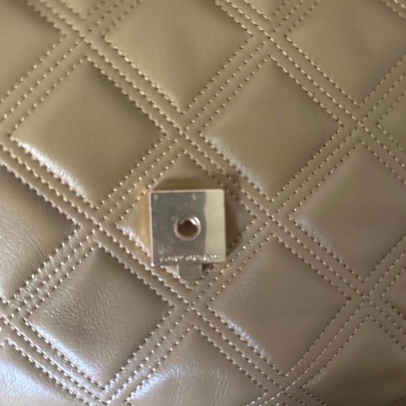 Tory Burch Fleming Soft Convertible Bag - Picture 6 of 6